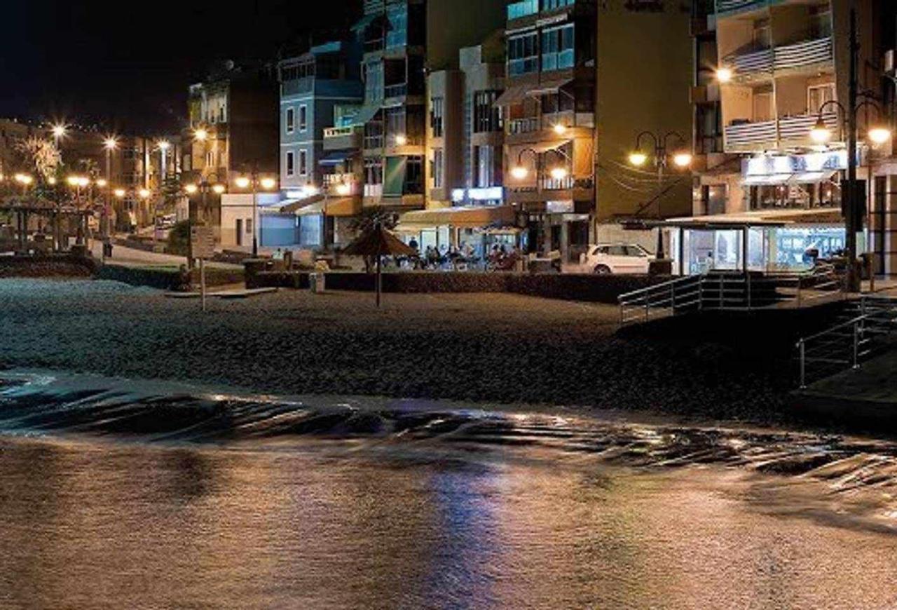 Piso En Primera Linea Con Vistas Directas Al Mar Melenara Exterior foto