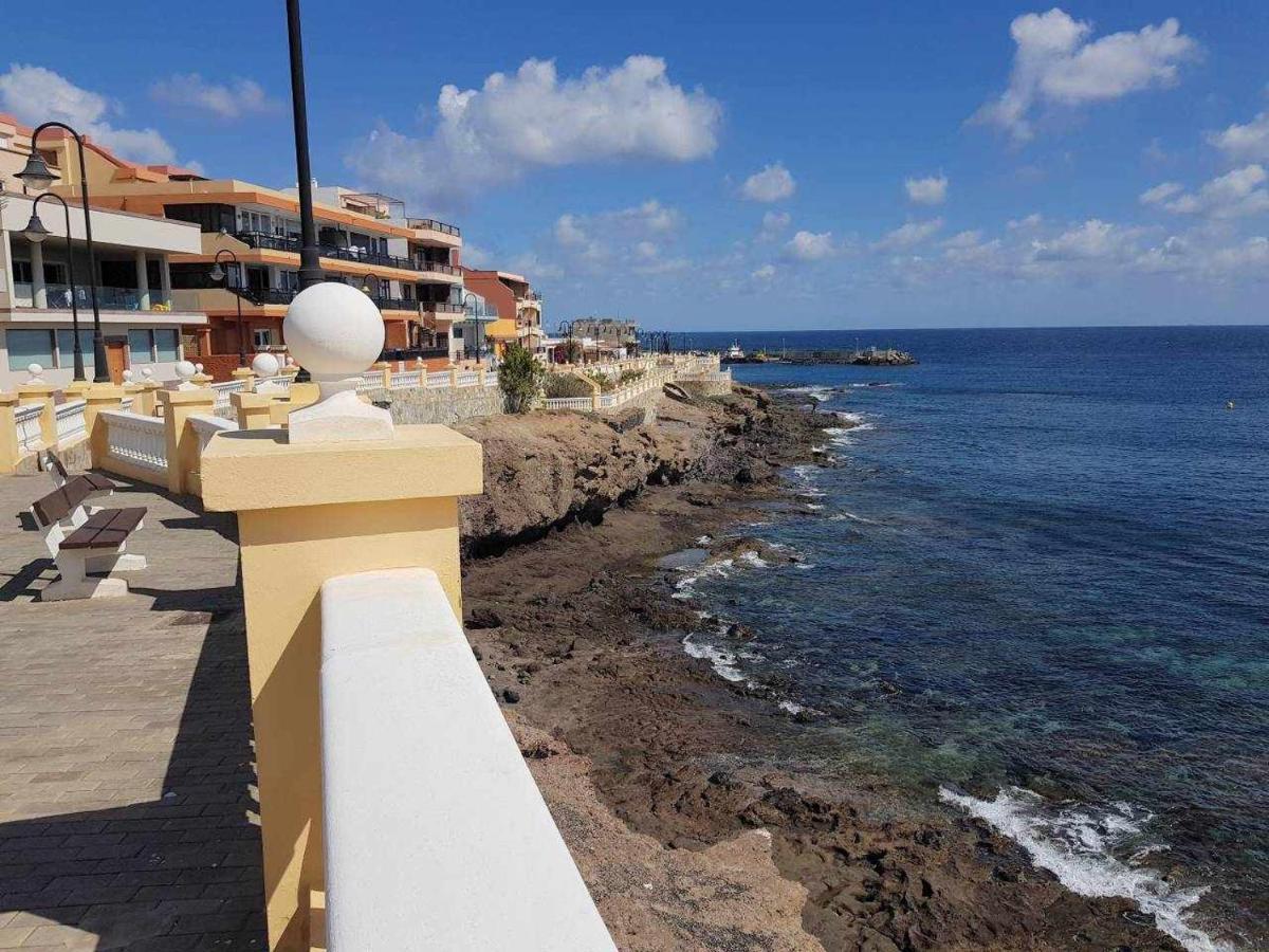 Piso En Primera Linea Con Vistas Directas Al Mar Melenara Exterior foto